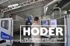 Dowiedz się, jak krok po kroku złożyć zamówienie w Firmie Hoder  – od wyceny po montaż. Sprawdź, jak powstają blaty, schody,  kominki  i inne elementy z kamienia naturalnego.