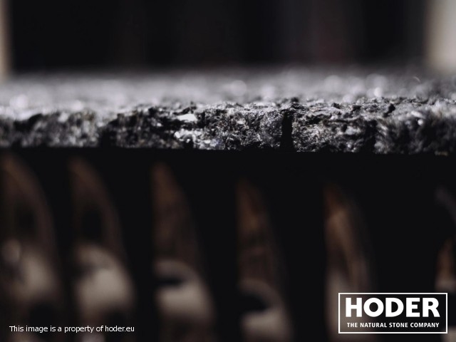 Harmonica Table Stone – prototyp autorstwa Oskara Zięty z kamiennym blatem z granitu 711 - zdjęcie numer 6