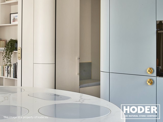 Strefa dzienna, kuchnia oraz łazienka z marmuru 129 i 156 oraz konglomeratu kwarcowego 1103 - zdjęcie numer 11